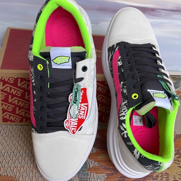 Vans Men’s Old Skool Over
Singles Day Multi/True Wh
VN0A7Q5E6GL
Sneaker Platform - Picture 13 of 16